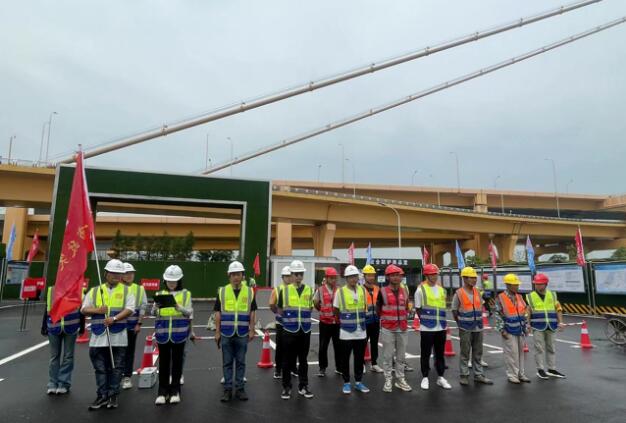 备战汛期 应急先行——市城投集团公司开展市级防汛应急抢险步队演练-集团动态-武汉城投集团 